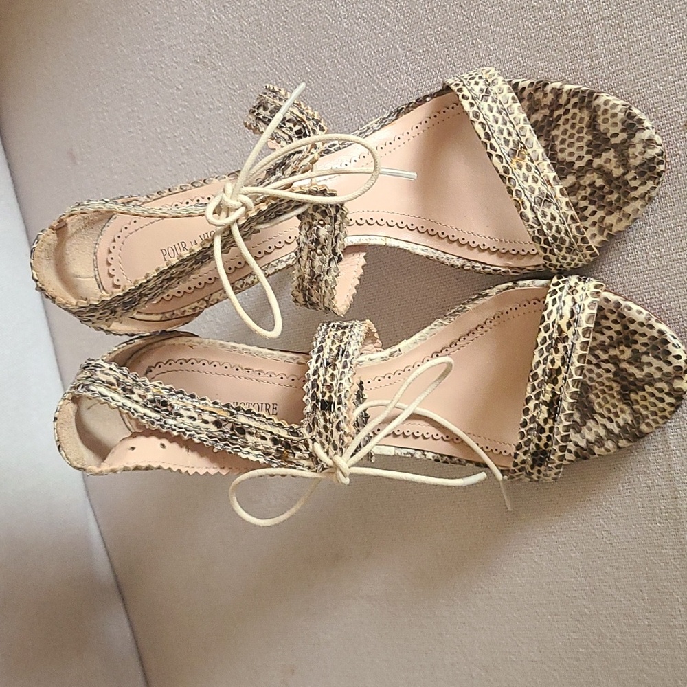 Sandals - Picture 2 of 5